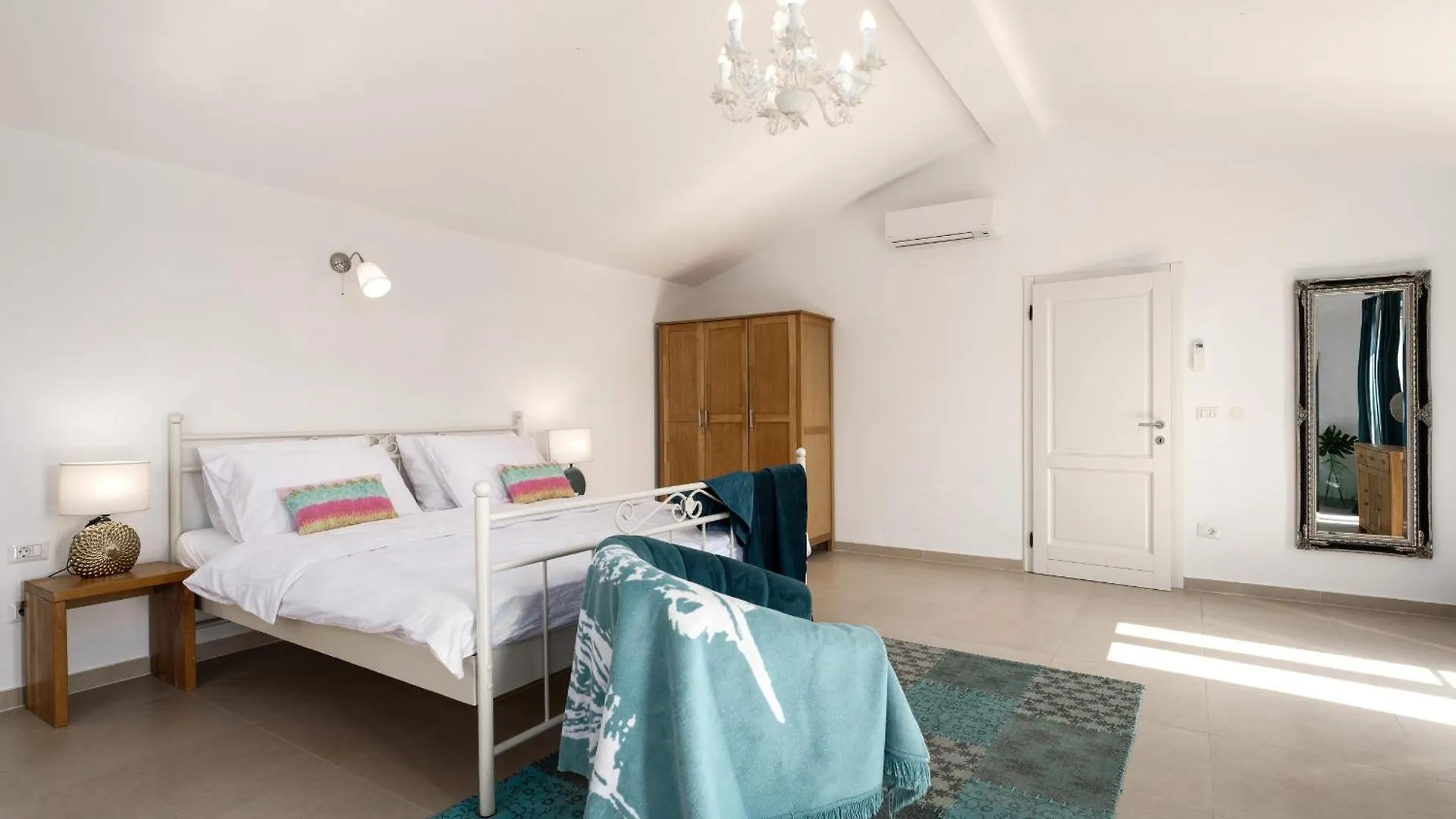 Villa Bincila For 12 People Near Porec With Sea View & Beautiful Garden Labinci 0*,